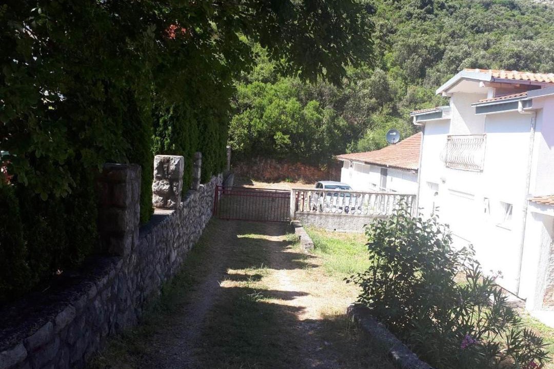 Photo of Buildings in Jaz