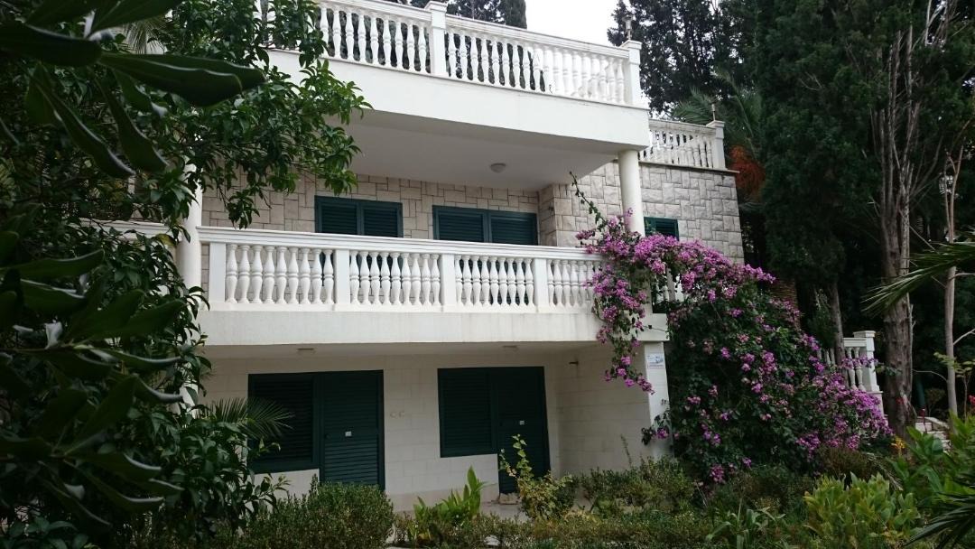 Photo of Buildings in Sutomore