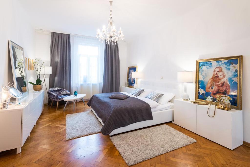 Photo of Bedroom in Downtown
