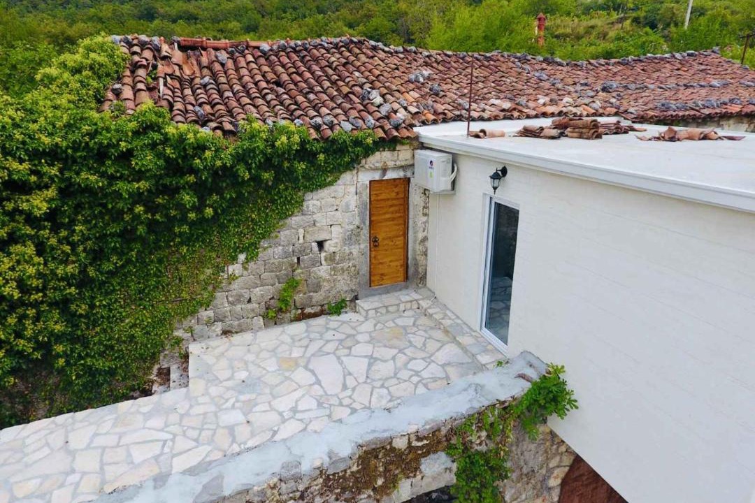 Photo of Buildings in Limljani