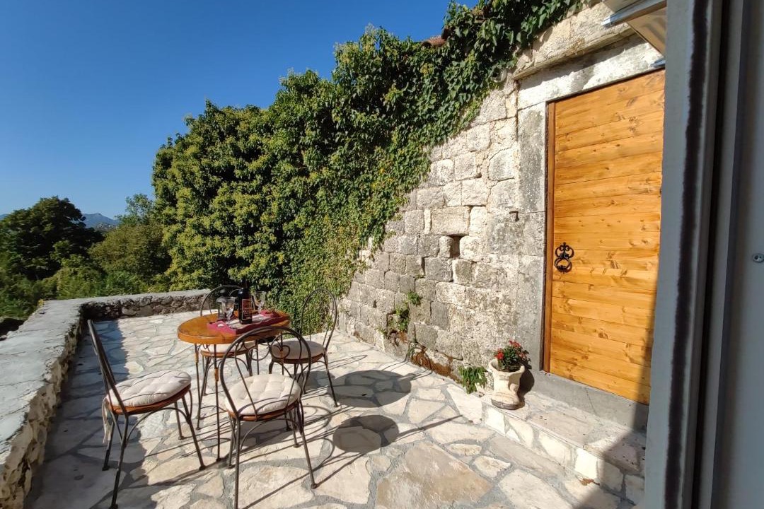 Photo of Patio Balcony in Limljani
