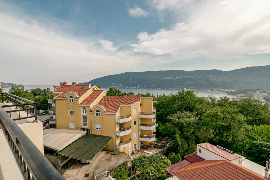 Photo of Others in Topla