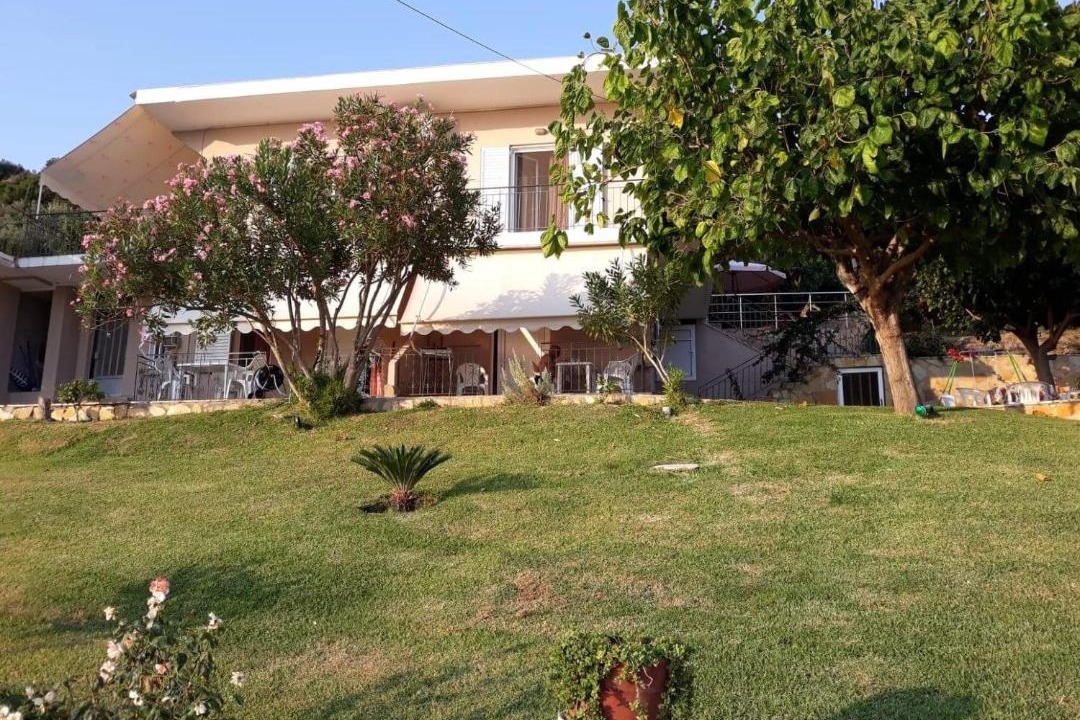 Photo of Others in Lygia