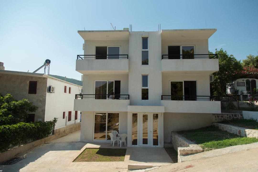 Photo of Others in Canj