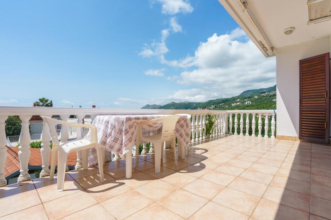 Photo of Patio Balcony in Bar