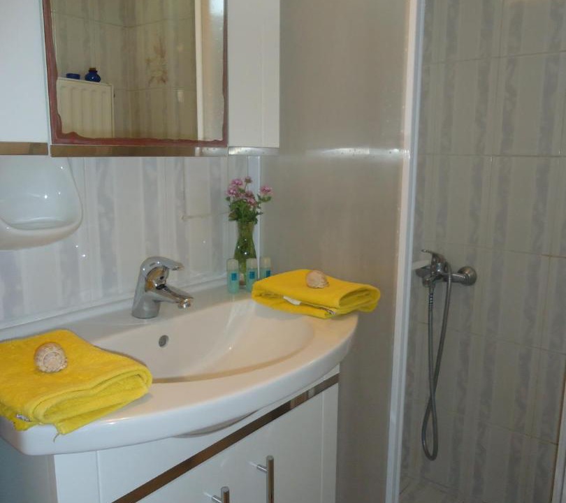 Photo of Bathroom in Drepano