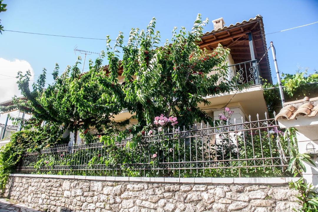 Photo of Others in Lazarata