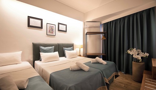 City Triple Room