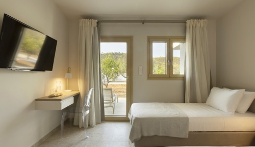 Standard Double or Twin Room, Garden View