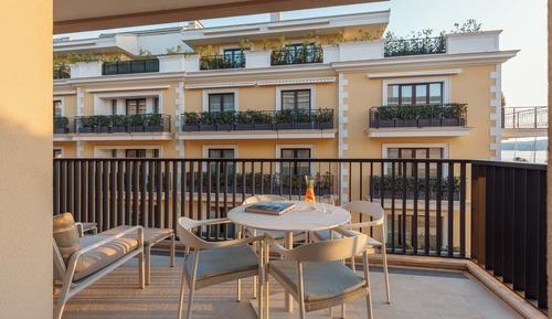 Studio Suite, 1 King Bed, Balcony