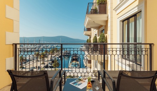 Premium Room, 1 King Bed, Balcony, Sea View