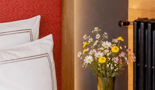 Swiss, Signature Room