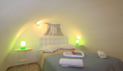 Room (Maisonette)