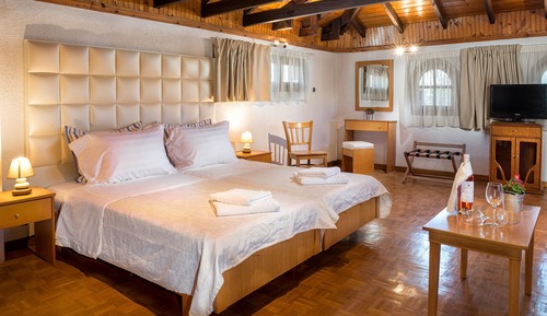 Classic Quadruple Room (Villa Building)
