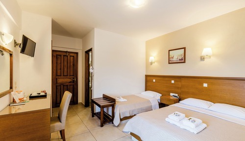 Triple Room, Partial Sea View