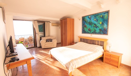 One Bedroom Quadruple Suite, 2 Bathrooms