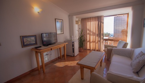 One Bedroom Quadruple Suite, 2 Bathrooms