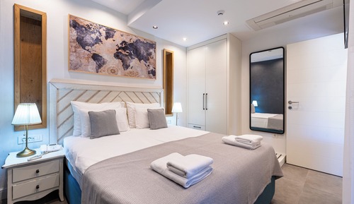 Superior Apartment, 1 Queen Bed with Sofa bed