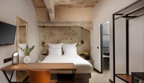 Room, 1 Queen Bed with Sofa bed (Guest)