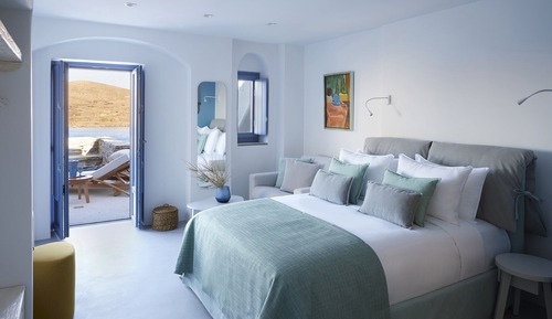 Executive Apartment, Pool Access, Sea View (Campanula)