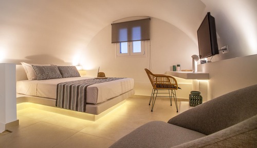 Room (Maisonette)