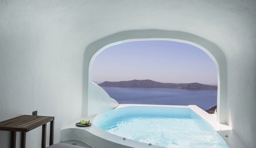 Sun Rocks Ultimate Suite with private Infinity Pool, Caldera & Sea View