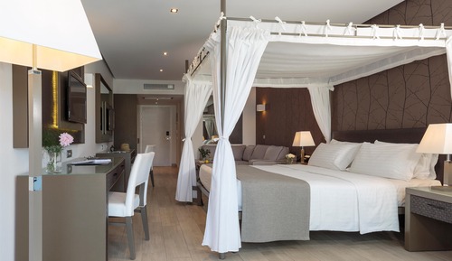 Junior Suite, Private Pool, Garden View