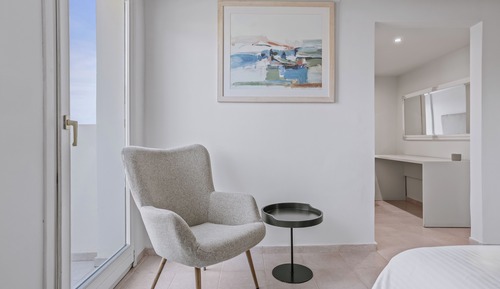 Premium Family Suite with Kitchenette