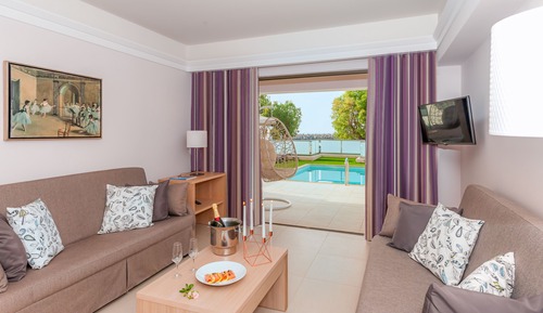Superior Suite with Private Pool and Sea View
