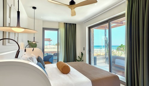 Retreat Room Direct Sea View Heated Hydro Tub - Gazebo