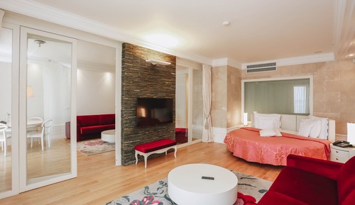 Family Studio Suite