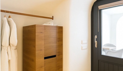 10 Cliff Cave Suite (Indoor Massage Pool)