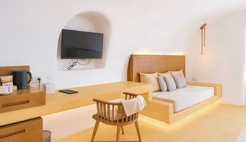 9 Deluxe Cliff Cave Suite (Indoor Massage Pool)