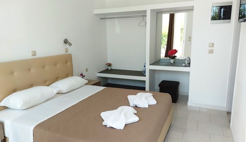 APARTMENT, 1 BEDROOM, VERANDA, COURTYARD VIEW