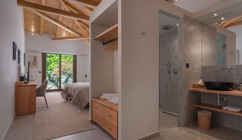 Design Suite with Panoramic View