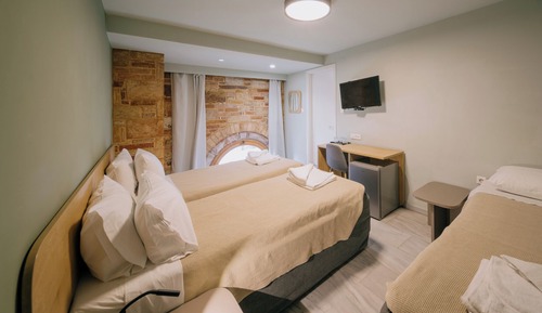 Standard Double Room, 3 Twin Beds, Private Bathroom, Mezzanine