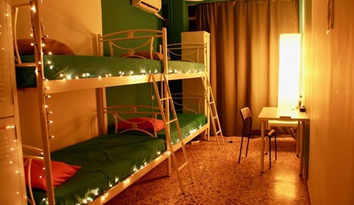 Shared Dormitory, Women only