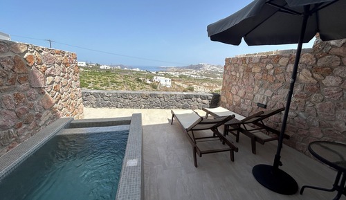 One Bedroom Apartment with Outdoor Hot Tub Sea and Sunset View