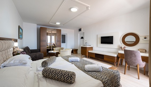 Suite with Sea View