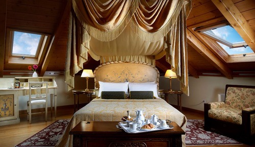 Family Room (Attic)