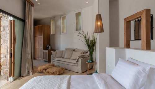 Premium Suite Sea View with Indoor Jetted Tub & Outdoor Heated Pool