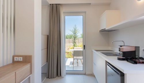 Junior Studio Suite, Garden View