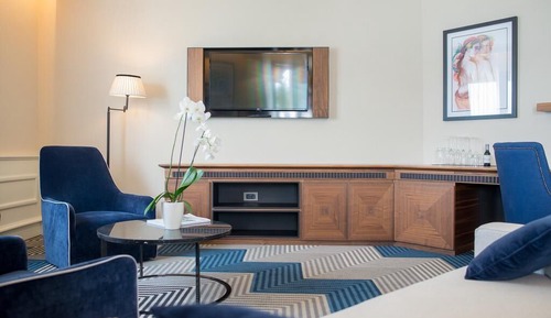 Deluxe Two-Bedroom Suite with Sea View