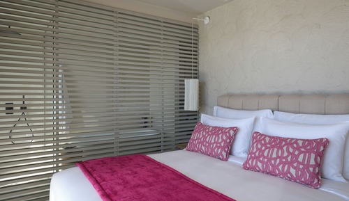 Deluxe Room with Jetted Tub
