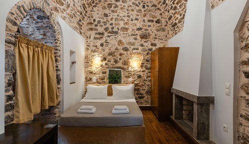 Deluxe double room, patio