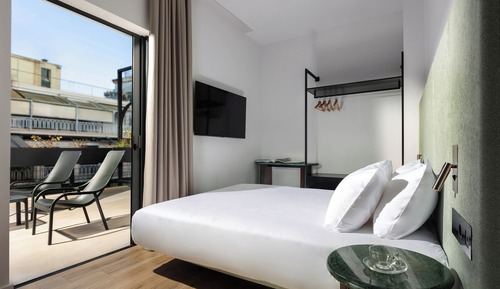 Petite with Jacuzzi Terrace