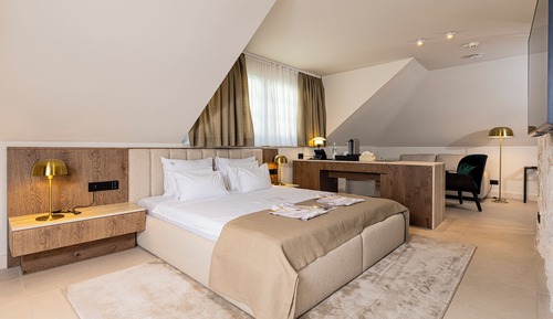 Room (Lovcen)