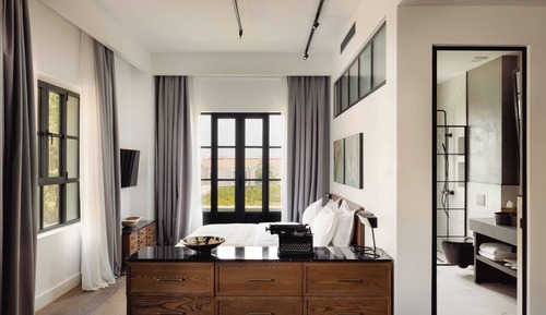 Room, Corner (Svjetlo)