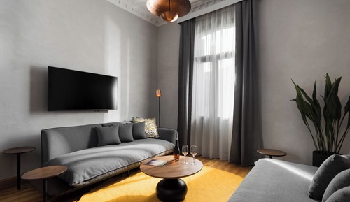 Deluxe Suite