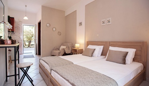 Standard Studio, 1 Double Bed, Garden View